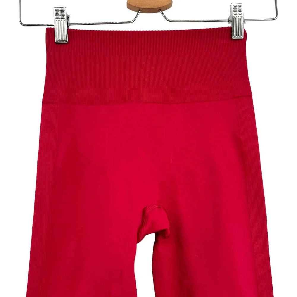 Lululemon Zone In Tight Cranberry Red Size 4 - Picture 2 of 7